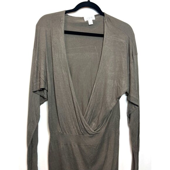 Ann Taylor Loft Rayon/Silk Deep V-Neck Sweater Fitted Sleeves Lightweight Large - Picture 4 of 8